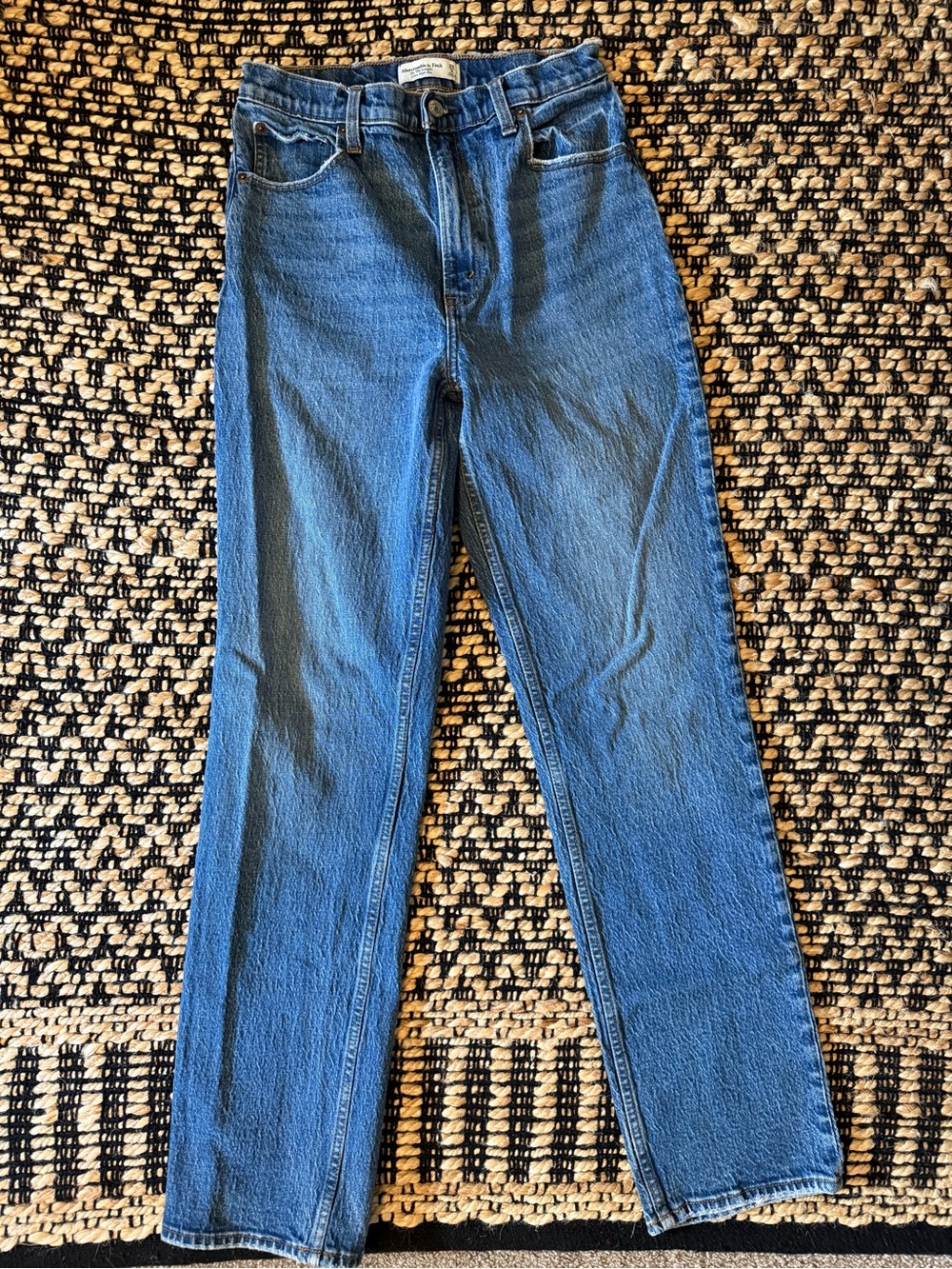 Abercrombie & Fitch High-Rise Straight-Leg Jeans - Medium Blue